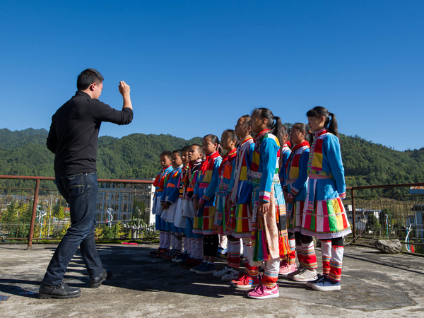 太平洋保险2016年“责任照亮未来”活动走进彩云之南